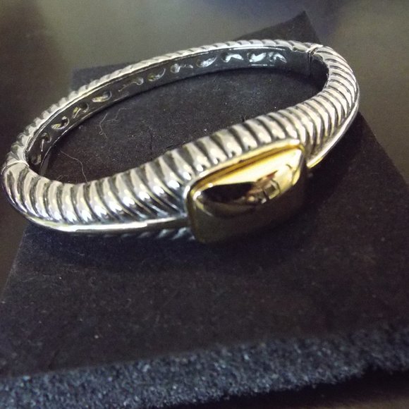 VINTAGE TWO TONED RIBBED HINGED CLAMPER BRACELET (COULD BE MONOGRAMMED) 74 - Picture 2 of 5